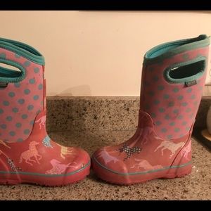 Girls Bogs boots. Size 12